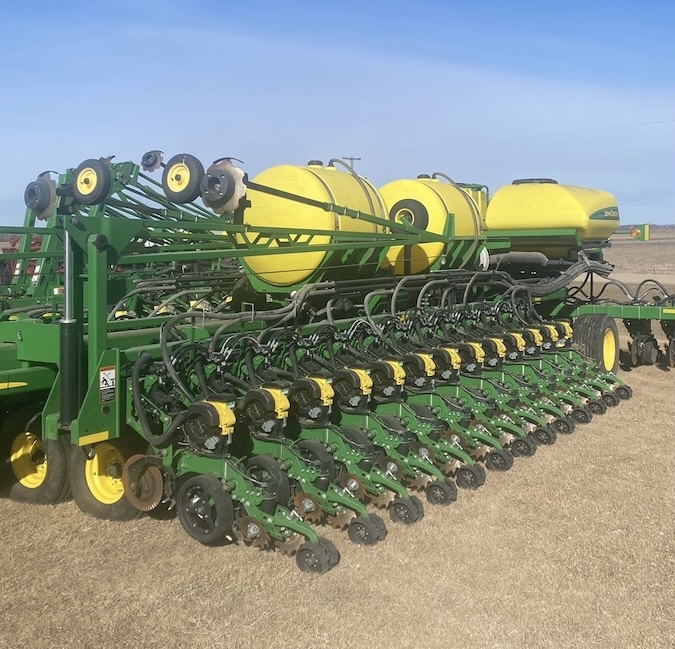 John Deere DB66 36 Row 22" Planter